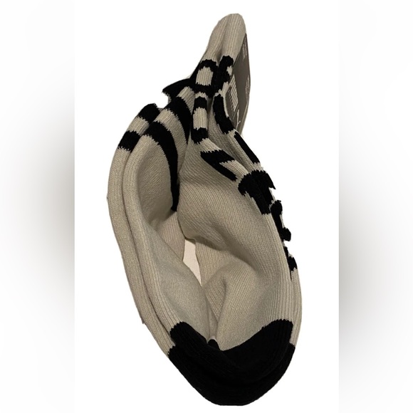 Puma Basketball Crew Socks 1 Pair Mens 6-12 Beige w/ Black ‘Don’t Flinch’ & Logo - Picture 8 of 12